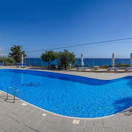 Kardamili Beach Hotel Kültér fotó